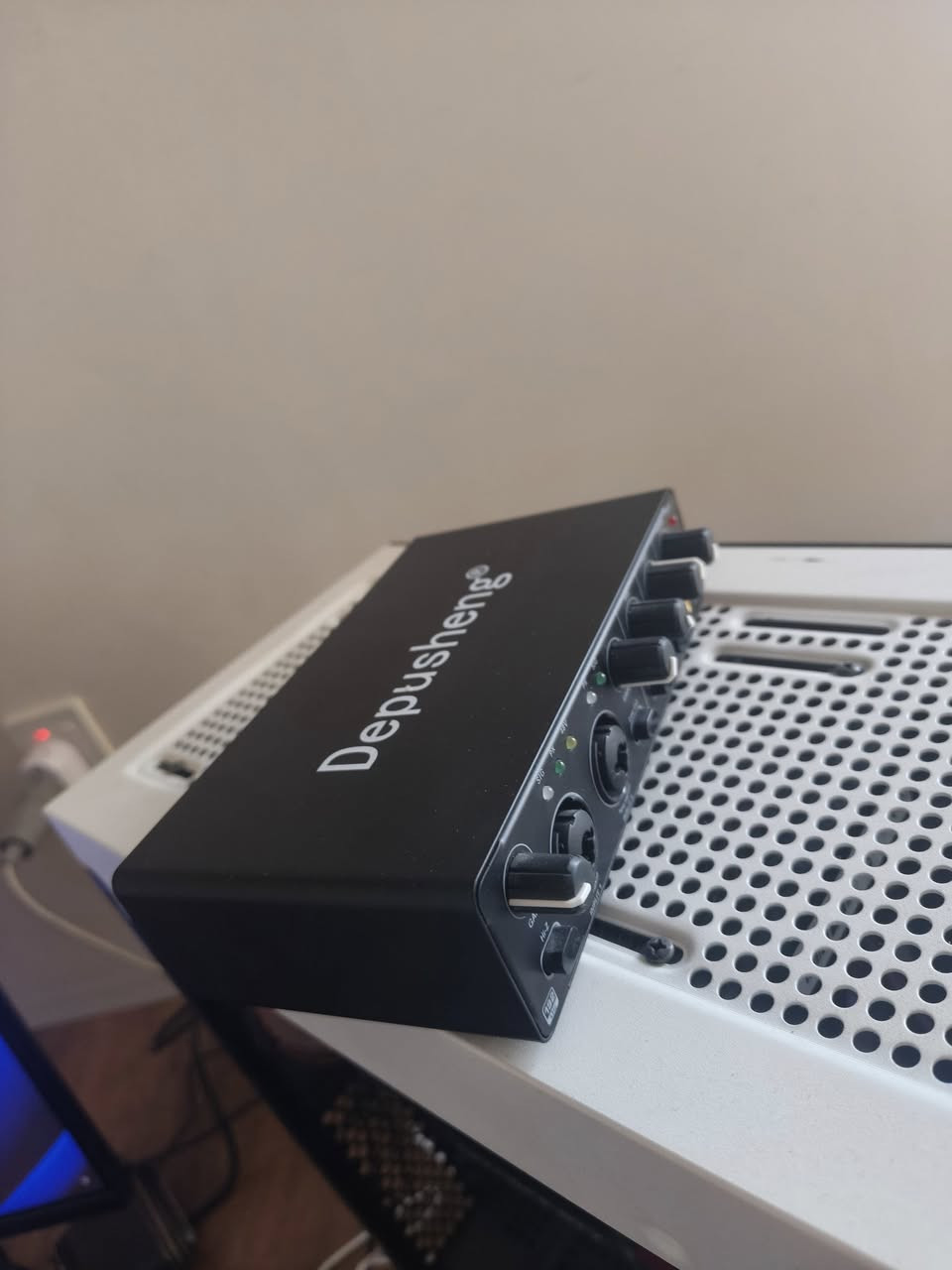 كارت صوت احترافي USB من DEPUSHENG
يشغل حد 300 اوم او تكدر تتحكم بيس او الجان وكلشي من خلاله جنت استخدمه لسماعات مال ستوديو بعتها وبقى هوه سعر 50 الف وعندي توصيل
كامل ملحقاته


**إذا كنت صاحب هذا الإعلان وتريد حذفه لأي سبب، رجاءا أرسل رسالة إلى الدعم الفني**