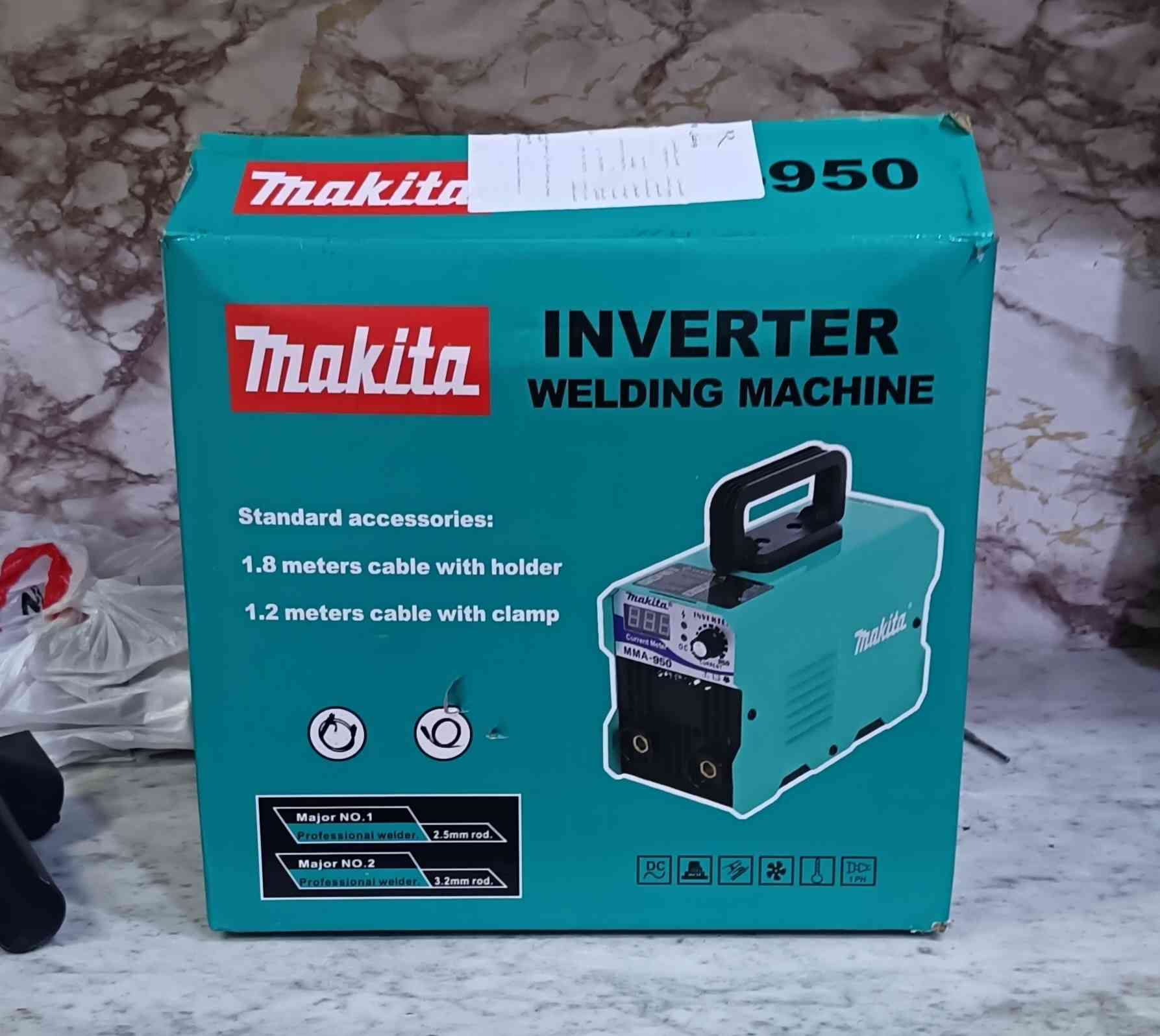 السلام عليكم ماكنة لحام صغيره للاعمال المنزليه نوع ماكيتا جديد غير مستخدم السعر 30 الف البصرة القبلة.


**إذا كنت صاحب هذا الإعلان وتريد حذفه لأي سبب، رجاءا أرسل رسالة إلى الدعم الفني**