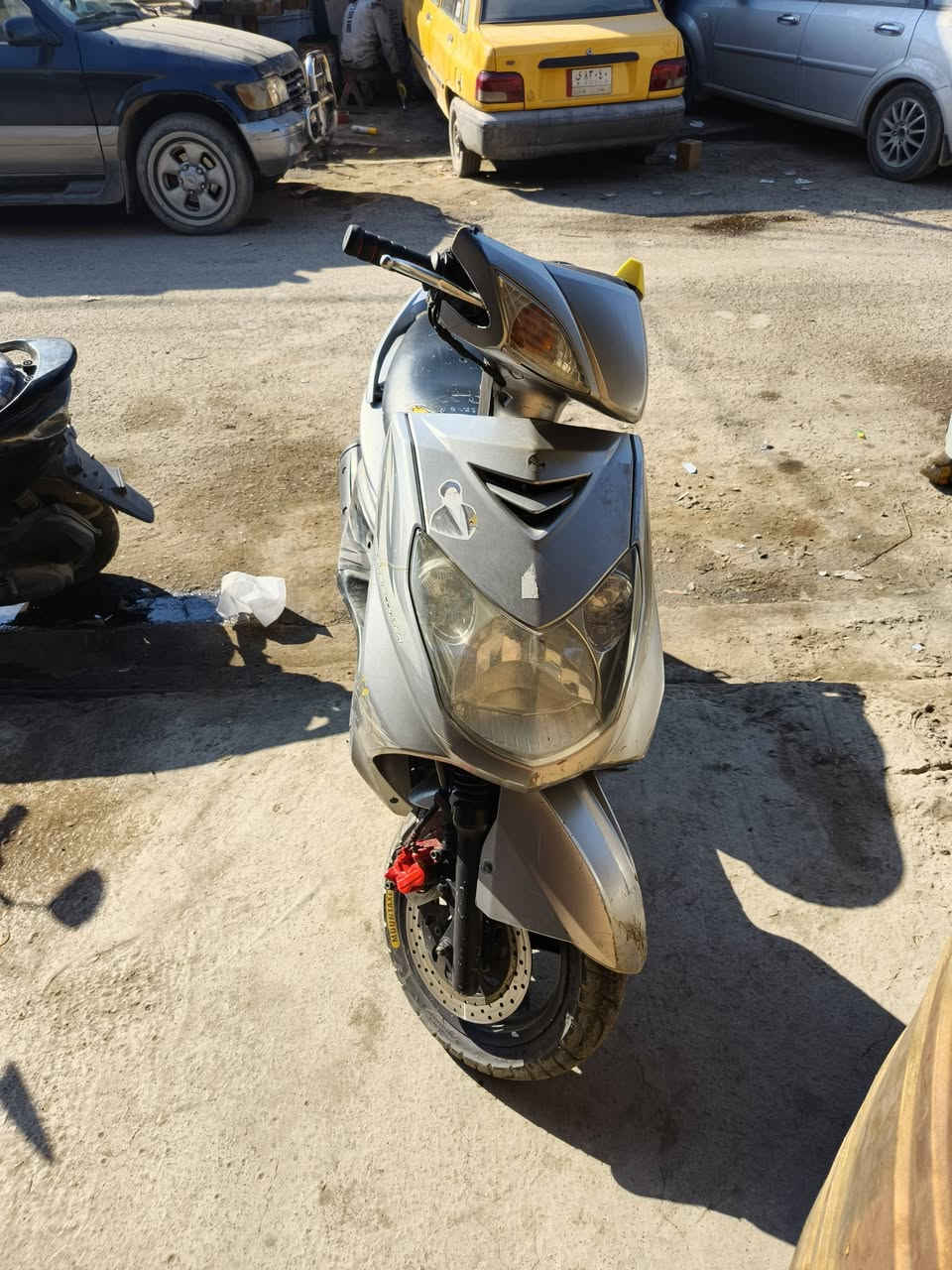 السلام عليكم سكنس فحل قبق مسح كامله بيها نقص بس تريشه اليمنه
والكيلو متر فقط 
نضافه 75 بلميه 
مكينه ع ايدي خير من الله دراجه تاخذها كبل لشارع متذب عليها ربع 
مكاني المشتل سعرها 600 وبيها مجال 
*********** متواجد خاص ومتواجد ع الواتساب
