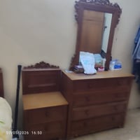 غرفة للبيع  تخت وميزتواليت وكنتور وكمدينات  خشب صاج ثقيل قديم  0774087...