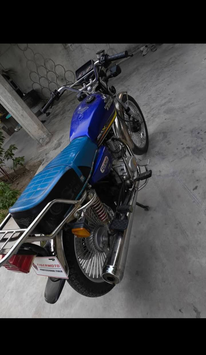 سلام عليكم دراجه تايكر سولنك للبيع ٢٠٢٢ أوراق ٥ اصولي محرك مكفول مامفتوح كهربائية كله شغاله اشاير دبل اشاير لايت أمامي خلفي شغال هورن شغال تخم تاير جديد لدراجه احله من لصوره السعر ٥٥٠ وبيه مجال المكان واسط الزبيديه الاستفسار الاتصال على الرقم التالي ***********
