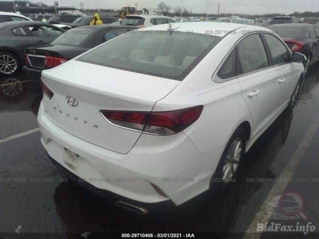 سيارة هيونداي سوناتا، لون أبيض، بحالة جيدة. السيارة مجهزة بمقصورة داخلية مريحة ومصممة بأناقة، مع نظام ترفيهي متكامل. اقتصادية في استهلاك الوقود وتتمتع بأداء موثوق. مناسبة للاستخدام اليومي والعائلي.