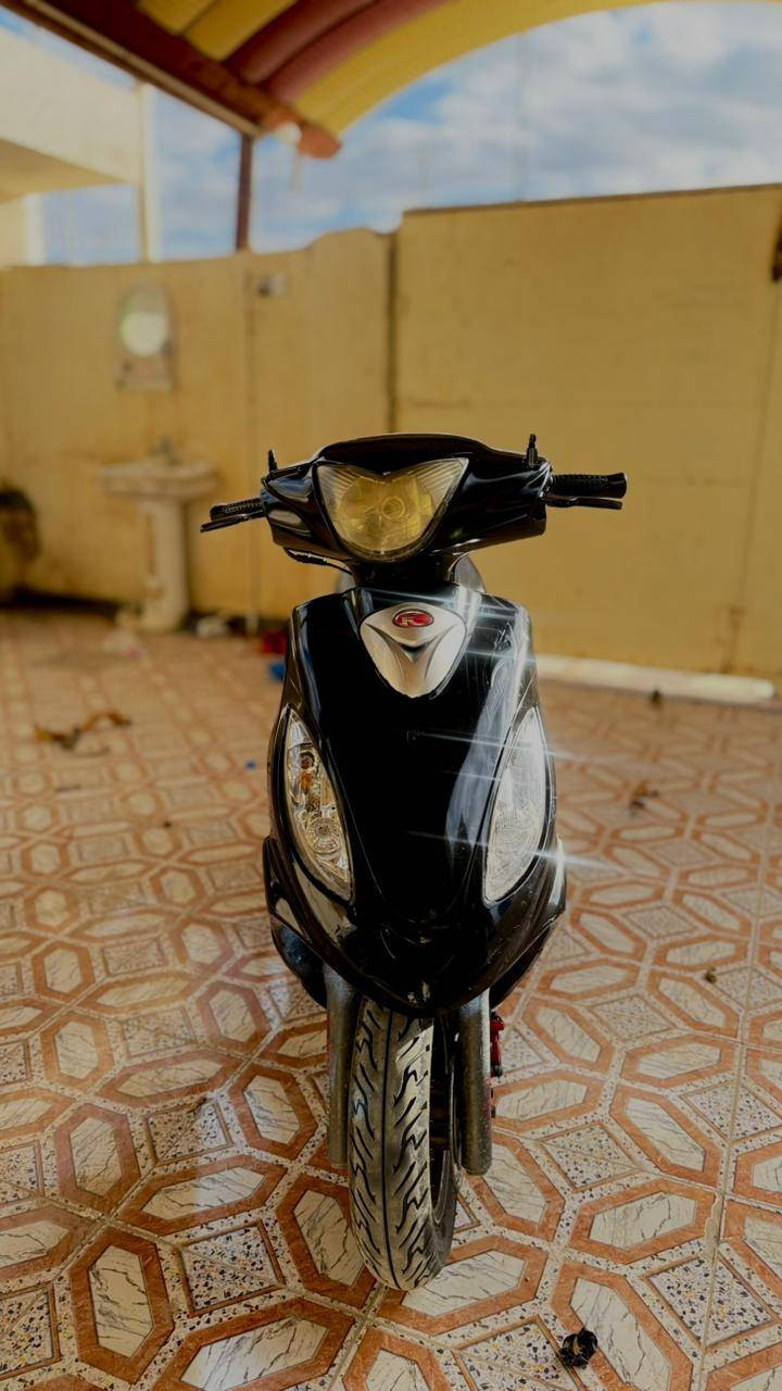 السلام عليكم
كامكو V2
موديل 2014 
مكينتها 150 مو 125 
الدراجه نضيفه وماعوزها اي نواقص 

مكاني غراف  رقمي:***********
