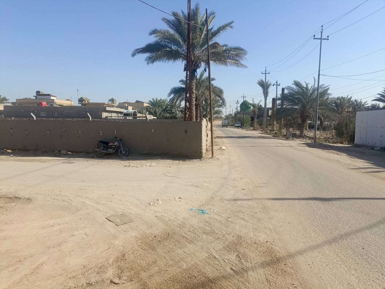 يالله دار  البيع المساحه 100متر
طابوزراعي سند 25قرار محكمه. سعر مناسب

شارع سواق مجيد    أساص صب كونكريت البيت نضيف

العنوان كوفه حي ميسان قرب مجمع جوهرت العرب 

يحتوي ع غرفه  وستقبال ومطبخ وصاله  وتخاريج داخليه وخارجيه 

الستفسار تصل ع رقم ***********وتساب. يوجد كافت

 المساحت الزرعيه
