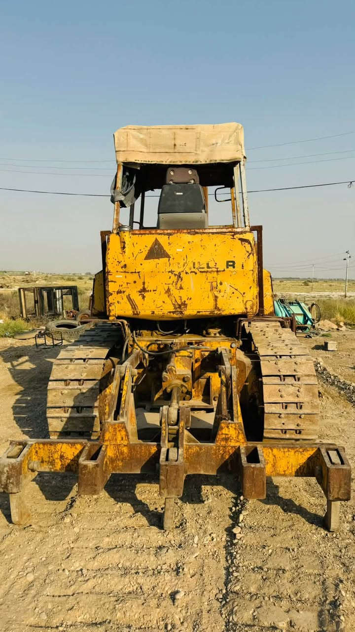 بلدوزر كتر D6 محرك بخاخ ابو البليتة
جاهزة للعمل  السعر 11 مليون وبيها مجال 
مكاني / ديالى _ ناحية كنعان 
التواصل / ***********
