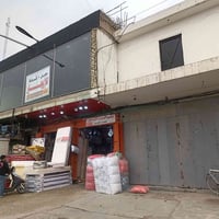 قاعه لليجار مساحه 20×20 طابق اول الدخول محلين مع درجين العنوان الطوبجي...