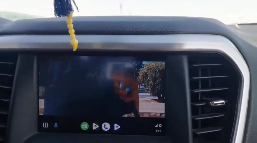 السلام عليكم 
 عدنا برامج على الاندرويد اوتو يخلي شاشة السياره تعرض فديو ويوتيوب وتلفزيون قنوات العالم 
متابعينا الغوالي اليوم شي جديد وحلو بالسيارة 
وحصري يمي فقط
  ملاحظة  هذا الشغل للاجهزة نظام الاندرويد فقط
الايفون مايرهم 
ملاحضة اخرى الفديوات تشتغل بالمشي وبالوكفة طبيعي 
السعر ١٠اللاف ماستر كارد او زين كاش او  نقد 
ونشتغلها بالواتساب ايضا وانت بمكانك 
*********** حسين

