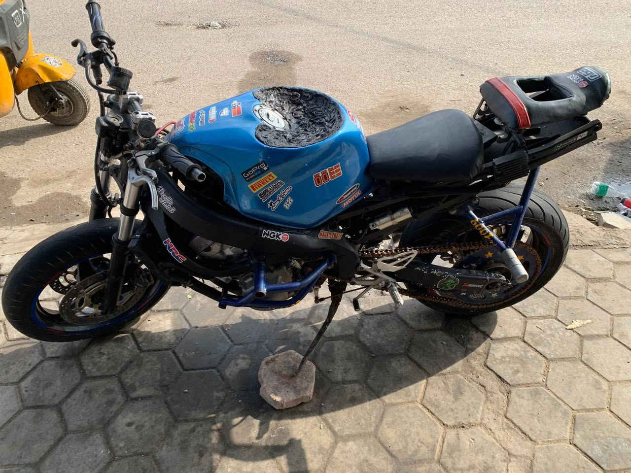 بطح افوراي f4i 600 للبيع
كفاله عامه 
دراجه مابيها نقص شغل وتونس 
دزويد كامل بكره 70 صالنصه SC 
عليها برمجه طلقات ونار 
مكاني بصره مامتواجد بلفيس اتصل علي وتدلل 
***********
