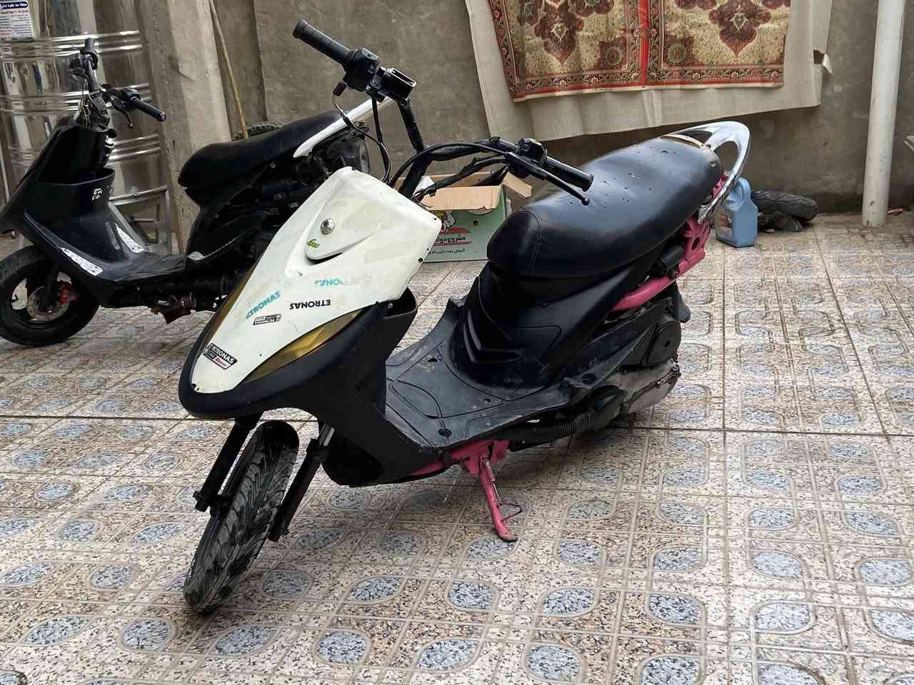 السلام عليكم للبيع شغاله سلف هندر عدله شاصي صبغ حراري دراجه حلوه رقمي*********** مكاني ديالى الخالص هبهب
