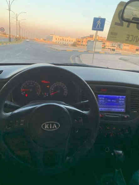 كيا ريو 2012 
كير محرك شرط 
محرك 16 
توماتيك 
اشاير مري 
فتحه سقف 
كابون بانزين 
بدون صبغ فقط تبديل قبق صندوك 
شرط التحويل فقط 
السعر 97 وبيها مجال قليل 
للبيع او مراوس باحدث ونطي فرق 
***********
