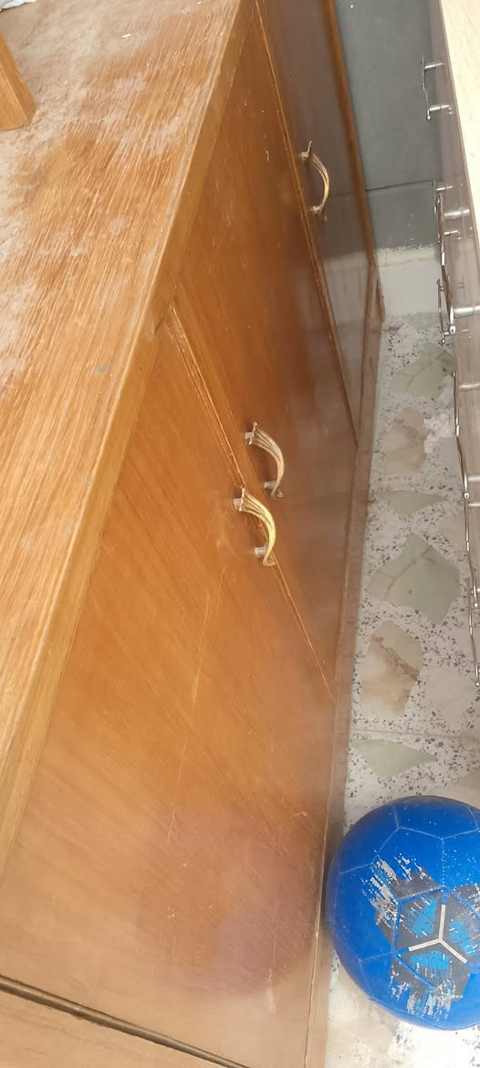 السلام عليكم مكتبه للبيع تحتوي على ست رفوف و3ابواب بالاسفل نجاره خشب عراقي 100% اشتريته 500الف اريد ابيعه ب250الف عنواني طويريج وما عندي أي توصيل ورجاءا بس اللي يريد يشتري يدخل خاص


**إذا كنت صاحب هذا الإعلان وتريد حذفه لأي سبب، رجاءا أرسل رسالة إلى الدعم الفني**