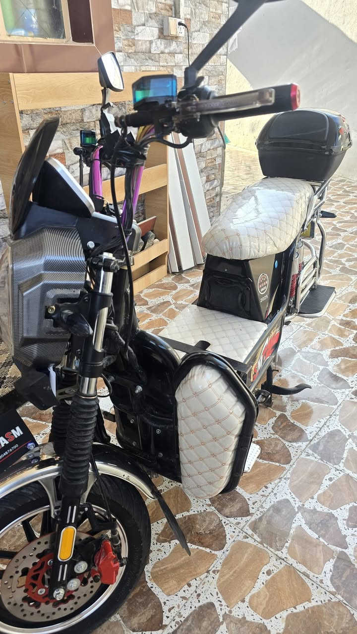 السعر (700]
لسلام عليكم دراجه هيوشه ٢٠٢٦ مستعمل مايقارب شهر دراجه كلش نضيفه وسعره مناسب فقط 700 بطاريات نوعيه الهيوشه 36 امبير ماناقصه اي شي كبل تطلع بيها ويها دوشمه بيضه كامله ومانع سرقه ونشرات وصندقجه وانبيثري وماسك تلفون وهواي شغلات الاستفسار *********** وايضا يوجد هيوشه هم نفس مواصفات جديد مو مستخذم بالكارتون للبيع سعره 870 يوجد توصيل قائم حديثه راوه رمادي
