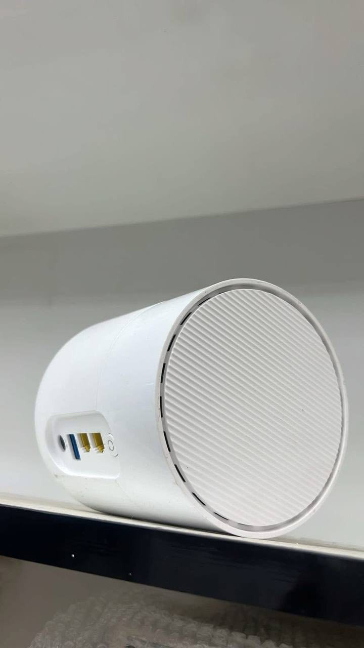 راوتر  -HUAWEI ONT K662D(جيبون): مستخدم🔥🔥🔥

يدعم Wi-Fi 6 (أي معيار ‎IEEE 802.11 ax‎) على نطاقيّ: 2.4 GHz و 5 GHz. 

MIMO: ‎2×2 MIMO‎ لكل من 2.4 و 5       GHz. 

سرعة “واجهة الهواء” النظرية (air-interface rate):

2.4 GHz → حتى ~ 574 Mbps

5 GHz → حتى ~ 2402 Mbps

المنافذ: عادة يوجد 2 × GE (Gigabit Ethernet) + واي فاي ثنائي النطاق 2.4/5GHz. 

⭕️بسعر………. 27.000😍

#للأستفسار_عن_الاسعار الخاصة بالوكلاء واصحاب الشركات وباقي التفاصيل الفنية 
من خلال الواتساب

***********

🔵قناة التلكرام

https://t.me/w0ghb
