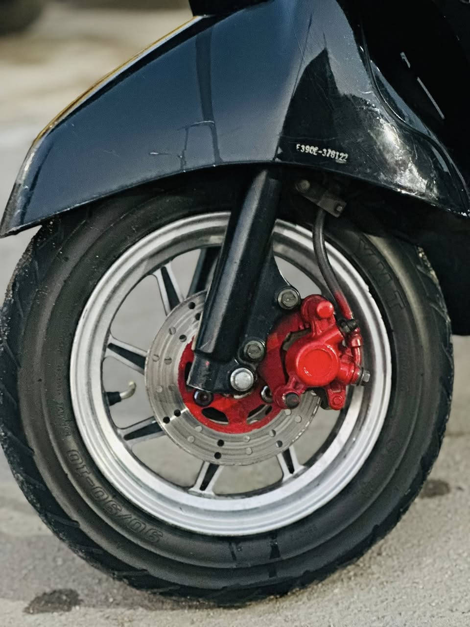 السلام عليكم دراجه ماكس بوليسي حاويه قبل شهر مطلعها وحتى ما اطلع بيها  ويل كب من شركة WEID
مكينه واكسل شرط فول نهضه ومعدل كفرات كفاله من تبديل وصبغ وحتى التكحيل كهربائيات كلها شغاله دراجه جديده بمعنى الكلمه مكاني ناصريه مدينة الصدر سعرها مليون وربع وبيها مجال قليل ***********
