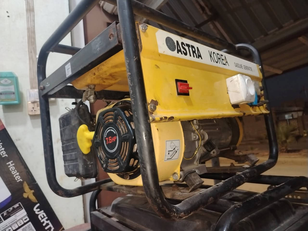 سلام عليكم مولد استره كوريا مبدل بيه مكينه جديده شغال وعلفحص ملف نحاس نضافه فول شراي يدلل *********** #للجميع
