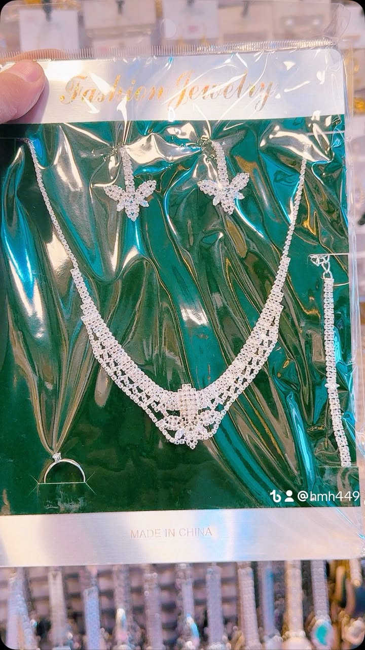 5  الاف فقط
موديلاااااااات حصريه 🌹

توفر اليوم اكسسوارات نسائيه بألوان متنوعه

أكسسوارات تكمل أناقتك😍

يتوفر توصيل إلى جميع محافظات العراق🚗


**إذا كنت صاحب هذا الإعلان وتريد حذفه لأي سبب، رجاءا أرسل رسالة إلى الدعم الفني**