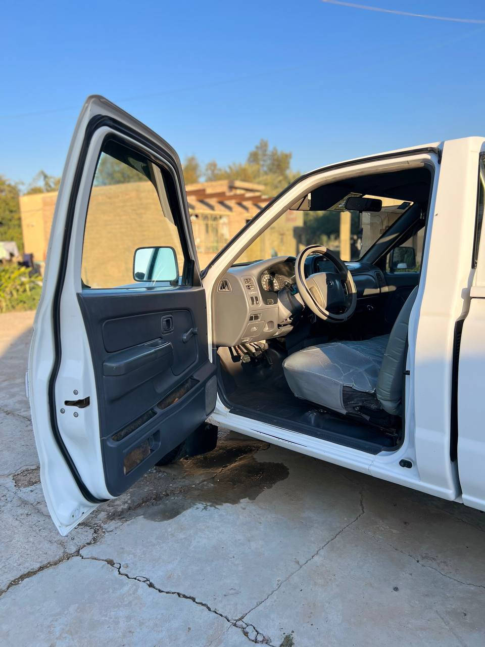 سياره نيسان تك قماره بلاديه كفاله عامه من الشركه ليدينه برغي مامفتوح بيه موديل 2002 رقم انكليزي بسمي تحويل شوكت متريد التواصل ع الخاص ***********
