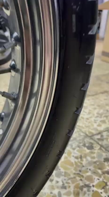 سلام عليكم
دايون لاتي نضيف مماشيه 12الف مكفوله
موديل 22 السعر مليون و900
للاستفسار الاتصال على ***********
