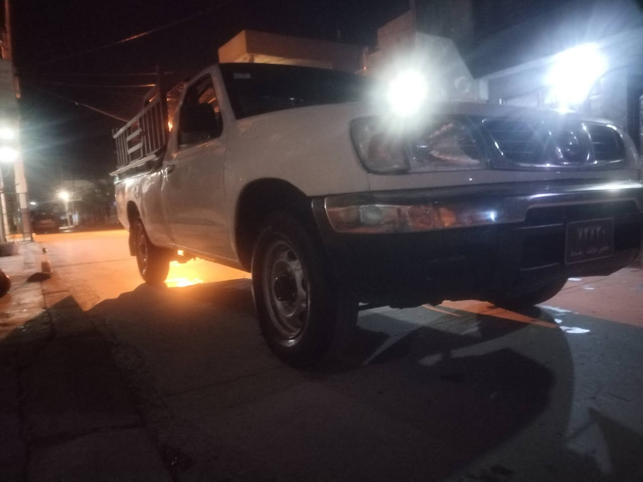 نیسان 2001 تەبریدوو پاوەر ڕەقەم سلێمانی
سەنەوی سێ ساڵە بەسەرچوە سێ پارچەی بۆیاخە بەبێ دەعم پەڵە پەڵە کارتی هەیە دەعمی نیە گشت گیانی مەزبوتە چەمچەو ناوبۆدی لۆکی لەسەرە بانسو بۆڵبڕینو گشتی تازەگۆڕدراوە مەکینەی نەکراوەتەوە لۆک لۆە بۆزانیاری زیاتر پەیوەندی بکە 
***********
***********
