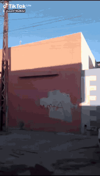 السلام عليكم بيت تجاوز  للبيع بي كرت بلديه وامسوي بي معاملة بالبلديه من ضمن القاطع سكني ركن 100 مترالبيت استقبال كبيره وهول وغرفة نوم+ترك ومطبخ كبير وحمام وتوليت البيت كاشي وسقوف كامل قرب مضخة الماي لمعرفة السعر الاتصال على الرقم ***********
