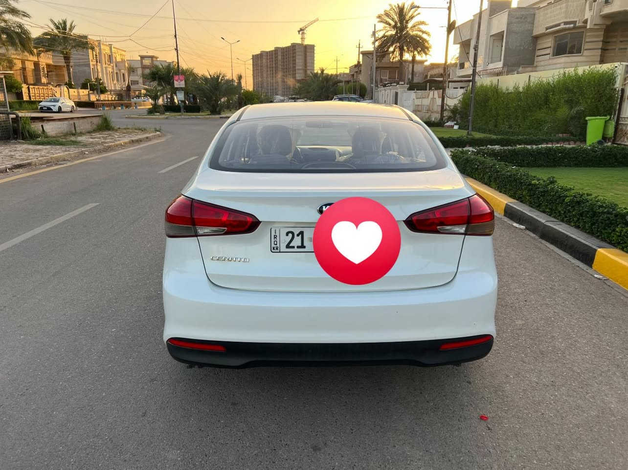 سلام عليكم عندي سيراتو 2017 خليجي مكفوله عدا ربع البنيد الصبغ فقط حتى دعاميات بدون صبغ موضح بالفديو او الصور رقم سليمانيه باسمنا المواصفات تحكم ستيرن كشاف خلفي اشاير بالمري مري شفط مكينه 1600 بلاديه رايده 122 وبيه مجال رقمي *********** مكاني بغداد حي الجامعه
