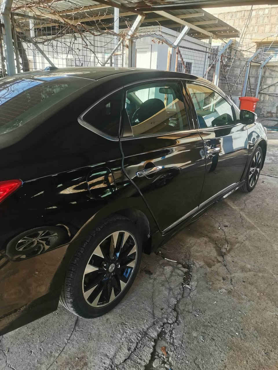 السلام عليكم 
للبيع
 نيسان سنترا 2018 SR 
رقم اربیل
مكينه 1800 
طخم جديد 
تحكم ستيرن 
رادار امامي 
مثبت سرعة  
كامرة خلفية 
اشاير بل مري
ثلث انظمة للقيادة
تبريد ثلج
سبير+جك

السيارة بأسمي سنوية ل 2029 

ماتصرف عليها سيارة جاهزة من كل النواحي
بدون صبغ باب نفر بی شبر صبغ باب النفر

السعر 123 وبي مجال للطيبين ما متوفر ع الماسنجر. 

رقم الهاتف ( *********** ) اكر, نينوى
