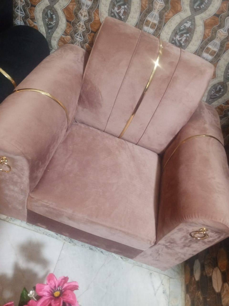 السلام عليكم تخمين ٢٠مقعد سوكي السعر ٣٥٠ اتصال ***********
