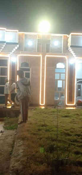 السلام عليكم 
يوجد كادر حف ودرز كافة انواع الحجر 
وشد نشراات ضؤ باسعار مناسبه جداً 

الهاتف ***********
