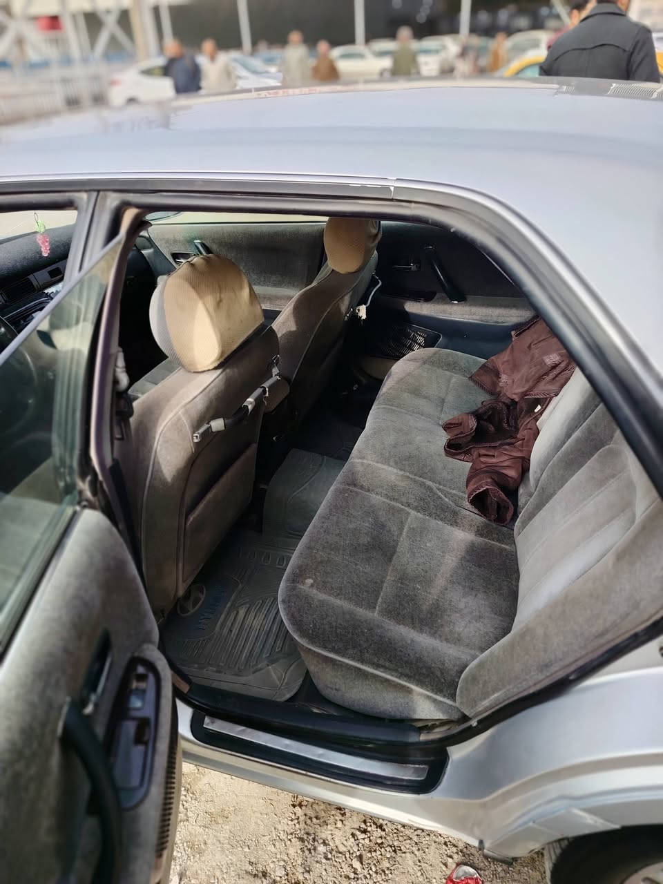 راس الثور فلات للبيع او المراوس موديل 96 بأسمي مداور ثاني يوم مكفوله من العيب الشرعي والأصوليات كافة والكص سيارة حلوة ومامتعوبة على أيدي مكان السيارة الديوانية قضاء غماس  للأستفسار الأتصال على الرقم ***********
