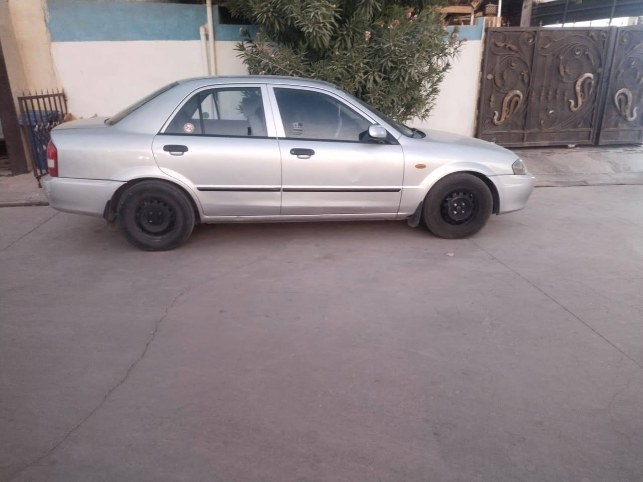 سلام عليكم ماسدا موديل 2000رقم اربيل بطاقات بانزين كير اوتوماتيك بلادي محرك شرط حادث مابيها صدر جديد تبريد تدفاء شرط سنويه لل 27 السعر 63وبيها مجال للاستفسار ***********
