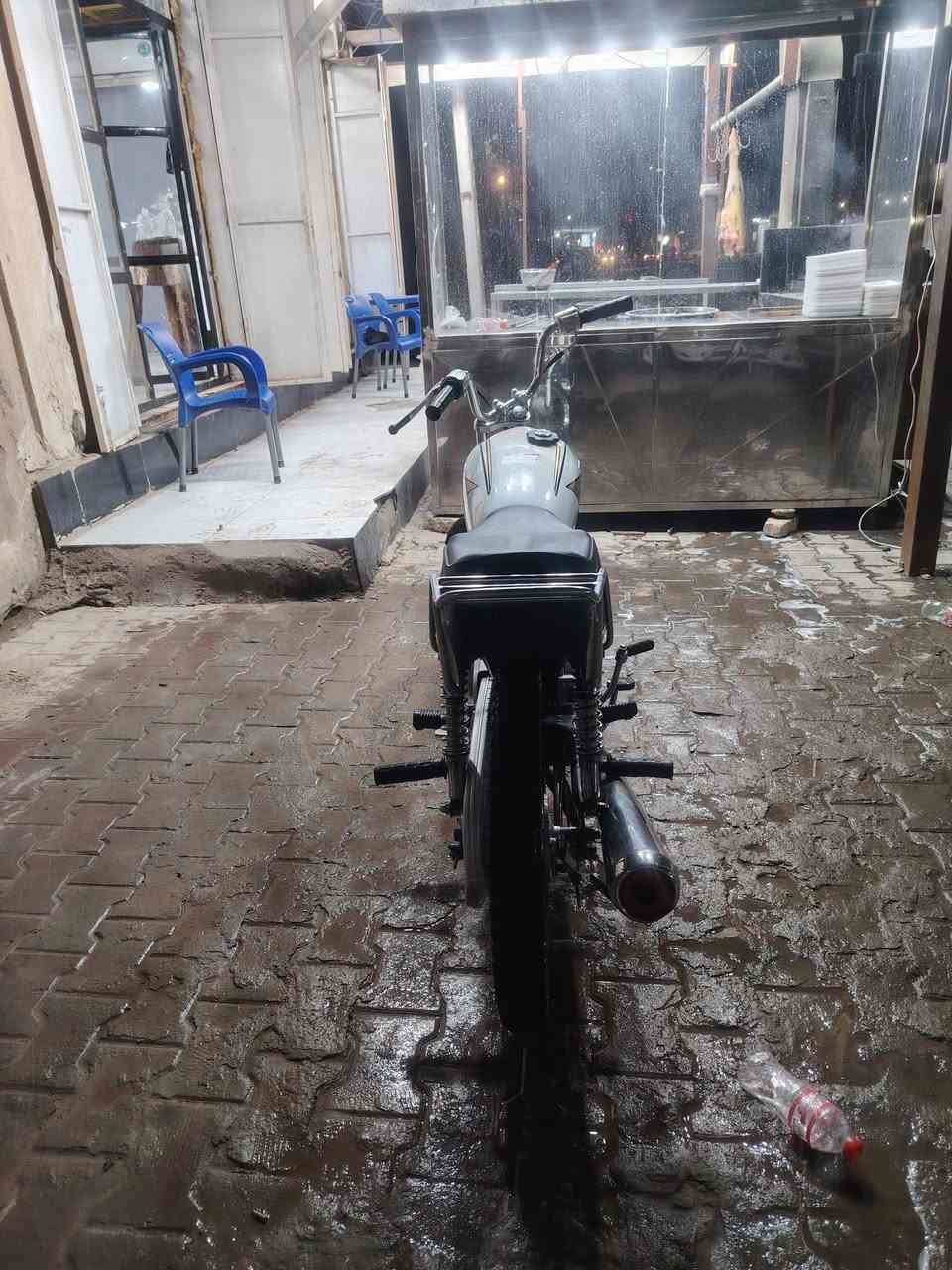 سلام عليكم دراجه إيراني للبيع المحرك انتنس الدرجه أوراق السعر 850وبيه مجال الرقم*********** مكاني ميسان حي نهاوند
