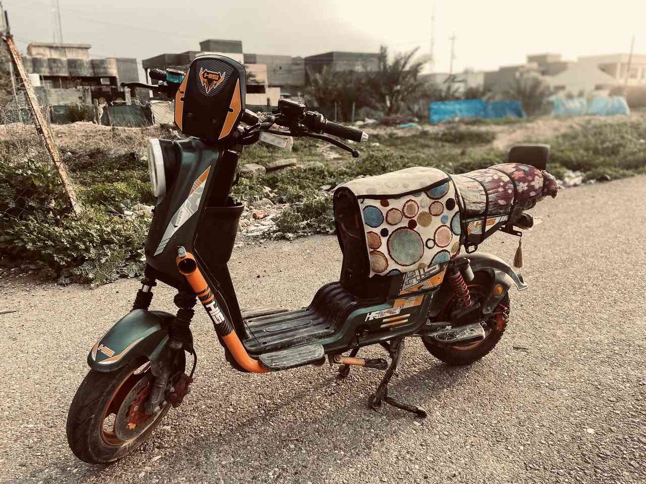 السلام عليكم دراجه شحن للبيع X900، بيه بس مشكله وحده لايتات ميشتغلن والباقي كلشي يشتغل دراجه حلوه ونضيفه السعر 500 وبيه مجال مكاني:📍ديالى مندلي  .رقمي:📍 ***********
