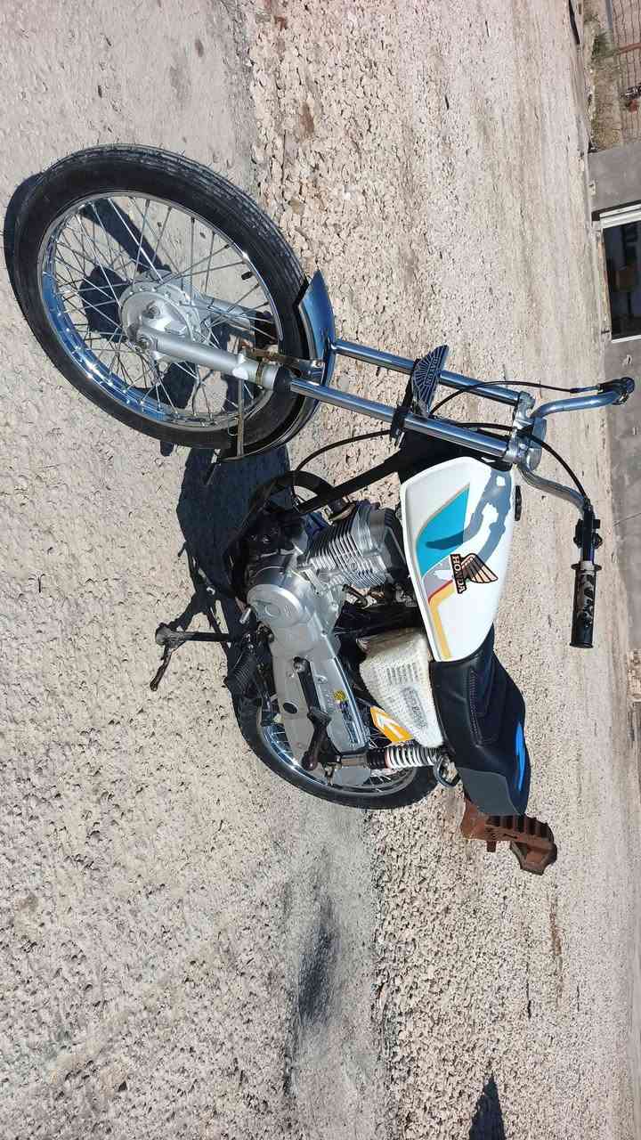 السلام عليكم دراجه جاهزه للبيع اصولي مديل ٢١ سعر ٨٠٠ بيه مجال قليل حك جيه ***********
