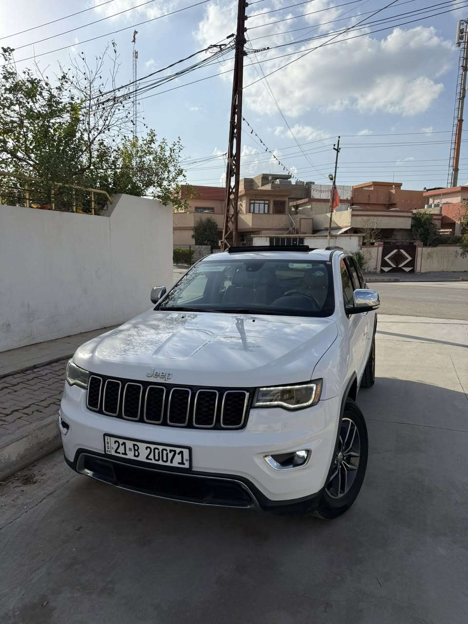 البيع جيب 2017 فول شركه هارلم كلين أخت زيرو ماشي 74 ميل رقم مميز  سعر (255)$ كشن حار و بارد و بنورما صندوق كهربائي إسترين كهربائي كشن خزن داخل عسلي سياره اب اسمي رقم كوله جديد مكاني كركوك 
***********
