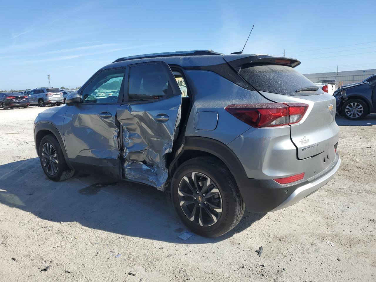 تريل بلازيرر LT 
تبديل بابين نفس اللون 
128$
رقم نجف معوقين وكالة عامة 
***********
