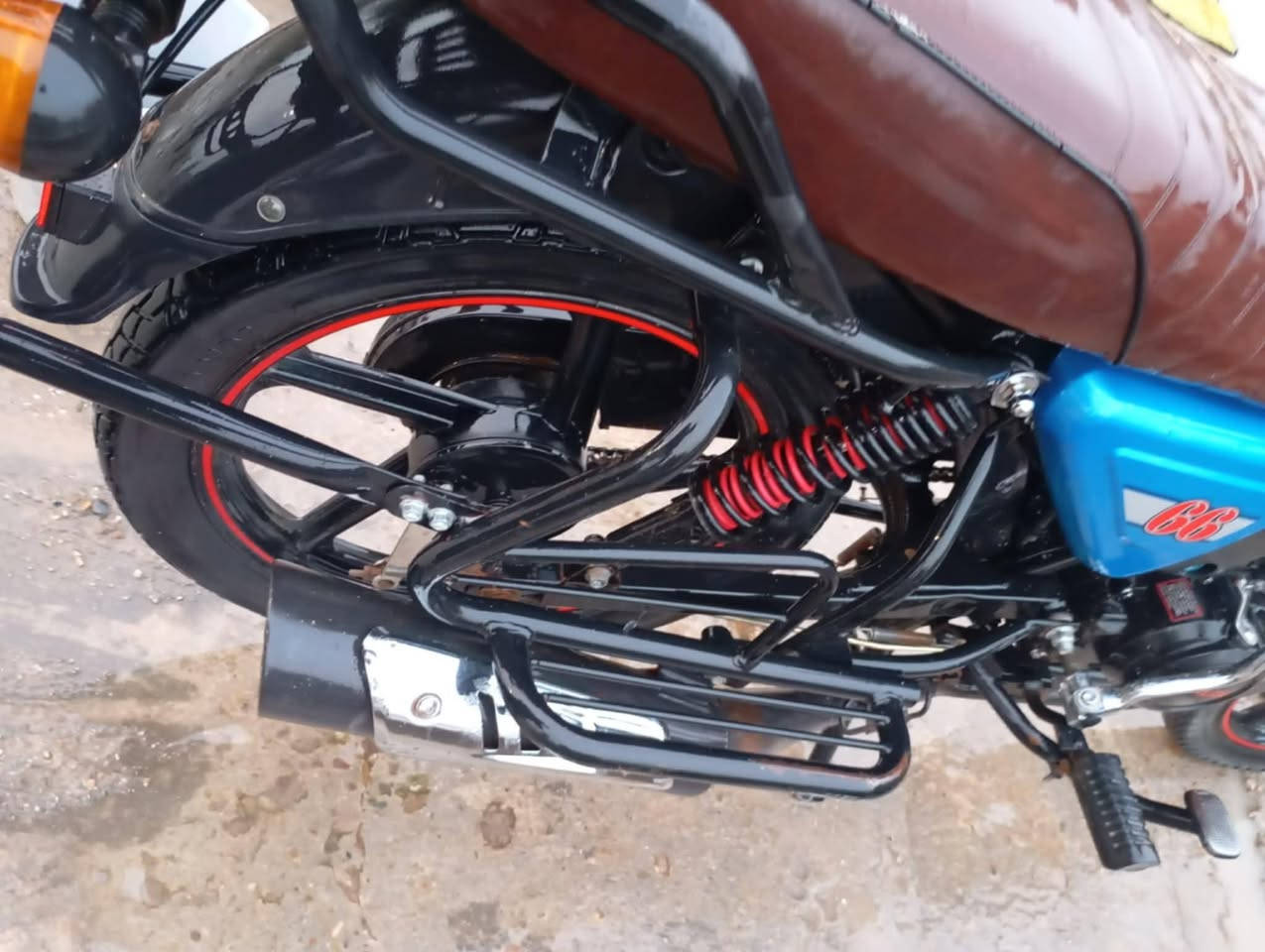 للبيع دراجه دايوان سونك  موديل 23اوراق اصولي مكفوله شاصي كهربائيات محرك بيها خيط بخار كلش قليل  السعر خاص والشراي يتصل هذه رقمي ***********مكاني بابل سده الهنديه
