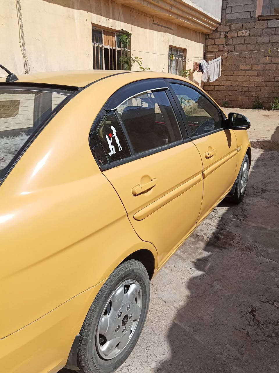 اكسنت تكسي دبدوب كير عادي عليها هيئه 500 الف مكصوصه سكف رقم المثنى مشروع وطني بيها تلقيط معجون سياره حلوه السعر 65 وبيها مجال قليل ماجاوب على التعليق محرك 16 نظيف ***********
