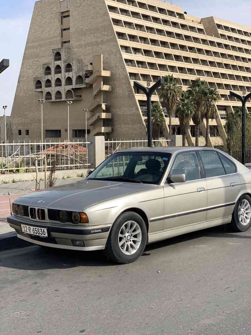 للبيع او مراوس ابفكترى
بي ام 525كير توماتيك 
كير ومحرك شرط
مكينه فل سياره بدون ضرر صبغ جماليه فقط
اربع تواير جدد لايت زينون واسوارات
السعر 48 وبيها مجال 
***********
