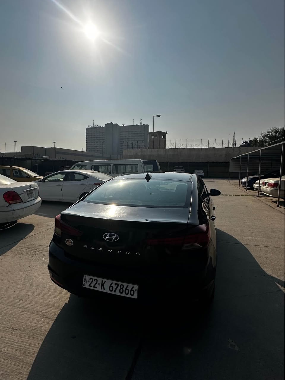 السلام عليكم 
النترا 2020 فول مواصفات  
فتحة سقف بصمة رادار تدفئة كشن 
تحكم ستيرن 
كير At  
الحادث قبق جنطة بدون ايربااااك بدون دواخل   
السعر 140 
المكان بغداد الصالحية 
رقم الهاتف *********** بغداد, العراق
