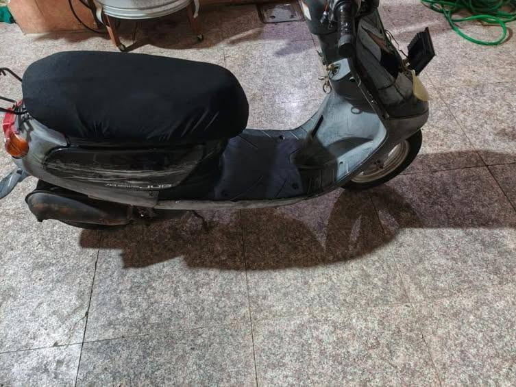 دراجه مفتوحه نقص باتري ودوسة الهندر حالياً ماتشتغل ابيع كوم حديد السعر 125 ‏ ‪***********‬‏
