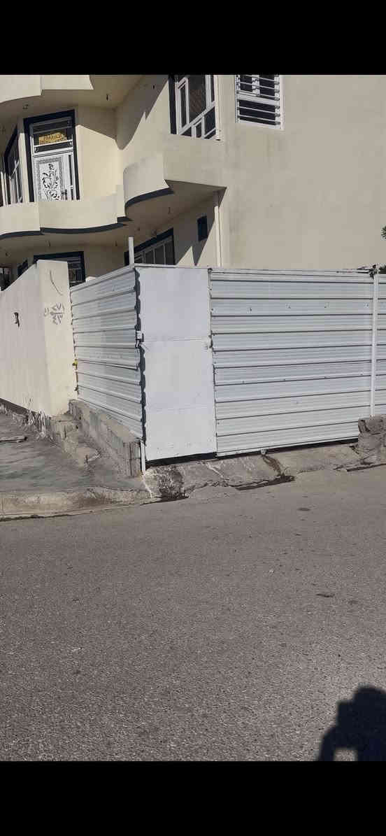 🏡 بيت للبيع – بناء جديد

📍 الموقع: قرب جامع النور
📐 المساحة: 150 متر مربع
📄 نوع السند: طابو صرف

🏠 تفاصيل البيت:
 • يتكوّن من 4 غرف نوم
 • صحيات في الطابق الأول والثاني
 • بناء جديد وتشطيب حديث
 • مناسب للعائلة 

✨ المميزات:
 • موقع قريب من الجامع البيت ركن
 • بيت نظيف وجاهز للسكن
 • مناسب للسكن العائلي

📞 للاستفسار: [***********, ***********]
🏢 مكتب علاء التميمي للعقار

في بداية شارع العلوه⸻
