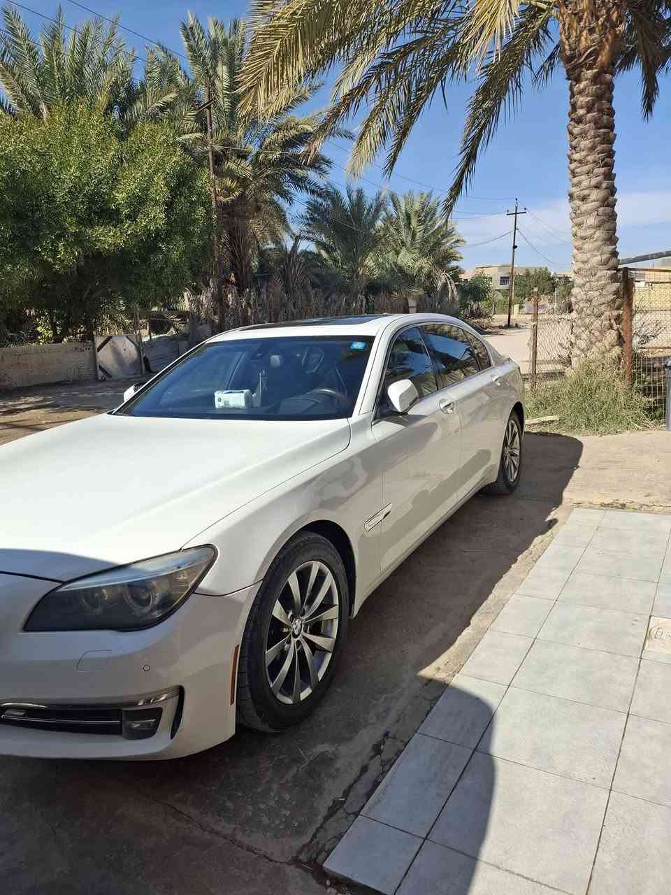 بي ام f02موديل 2013 حجم المحرك ٦ سلندر 740iتوين توربو N55وارد امريكي كلين بدون صبغ بدون ضربه فقط دعاميه خلفي صبغ فول مواصفات جاهزه من كل شي بأسمي السعر ٢١٠ بيه مجال بسيط مكانه ديوانيه***********
