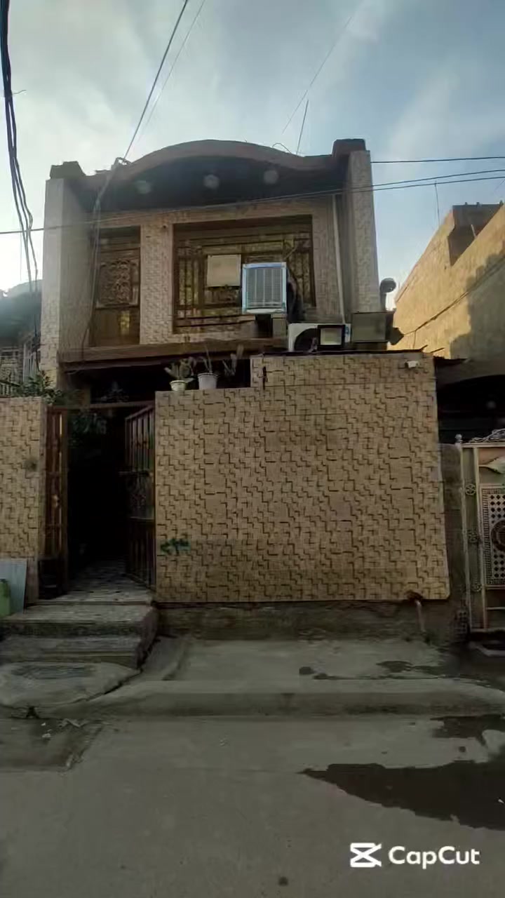 سلام عليكم توفر عندي بيت مساحه 100متر طابقين --جبها5--نزال--20ا--لبيت واقع الحال مكاتبه فقط موقع البيت البلديات المعسكر قرب افران لبنان شارع مرور وشارع صوره لبيت بناء حديث منطقه كامله كل الخدمات مي مجاري كهرباء تبليط. اكو اثاث ينباعن من ضمن البيت  الاستسفار اكثر ***********رد واتساب ماسنجر
