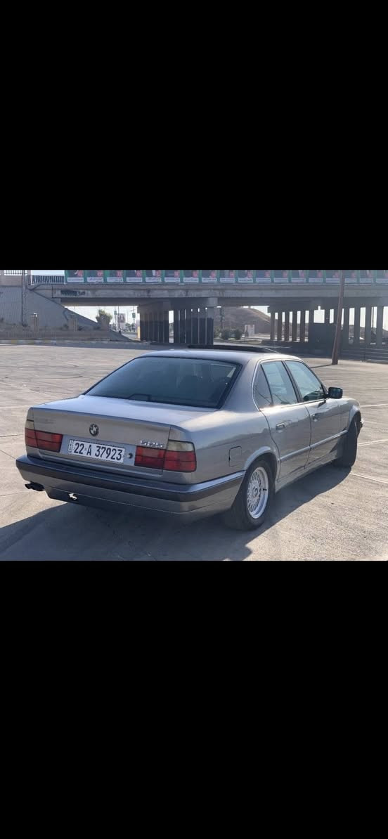 سەلامووعليک
برایان بەس فرۆشتنە bmw 525
مۆدیل 1991
ئۆتۆ ماتیک
سڵایت 
تەبرید
 سێ پەردە 
 قفڵ مەرکەزی جام کارەبا 
کارەبایی گیانی هەمووی بەشەرت 
بەس کوشن جلد نیە 
هیچ لێدراوی نیە دەعامی بۆ دەعامی بە شەرت 
بەس بۆ جوانی بۆیاخ کراوەتەوە 
ویل حەسیریەو چوار تایەی تازەی بۆ بەسراوە 
گێڕوو مەکینەی بەشەرت ترای بەغدای پێبکە 
‎ڕەقەمی تازەیە بەس سەنەوی بەسەر چووە وەکالەی بەناوی خۆمانەوەیە ، دەفتەری بەنزینی خۆی لەگەڵە . 
سعری 72مەجالێکی کەموو برایانە 
شوێن :کەرکوک 
***********
***********
