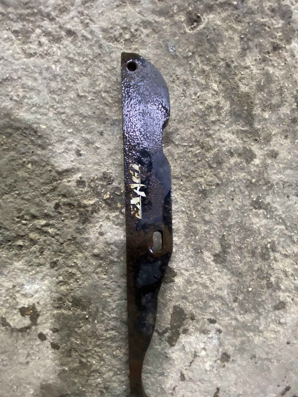 سلام عليكم تزويد للبيع غراض حلوه المكان بغداد السعار خاص او رقم *********** توصيل موجود
