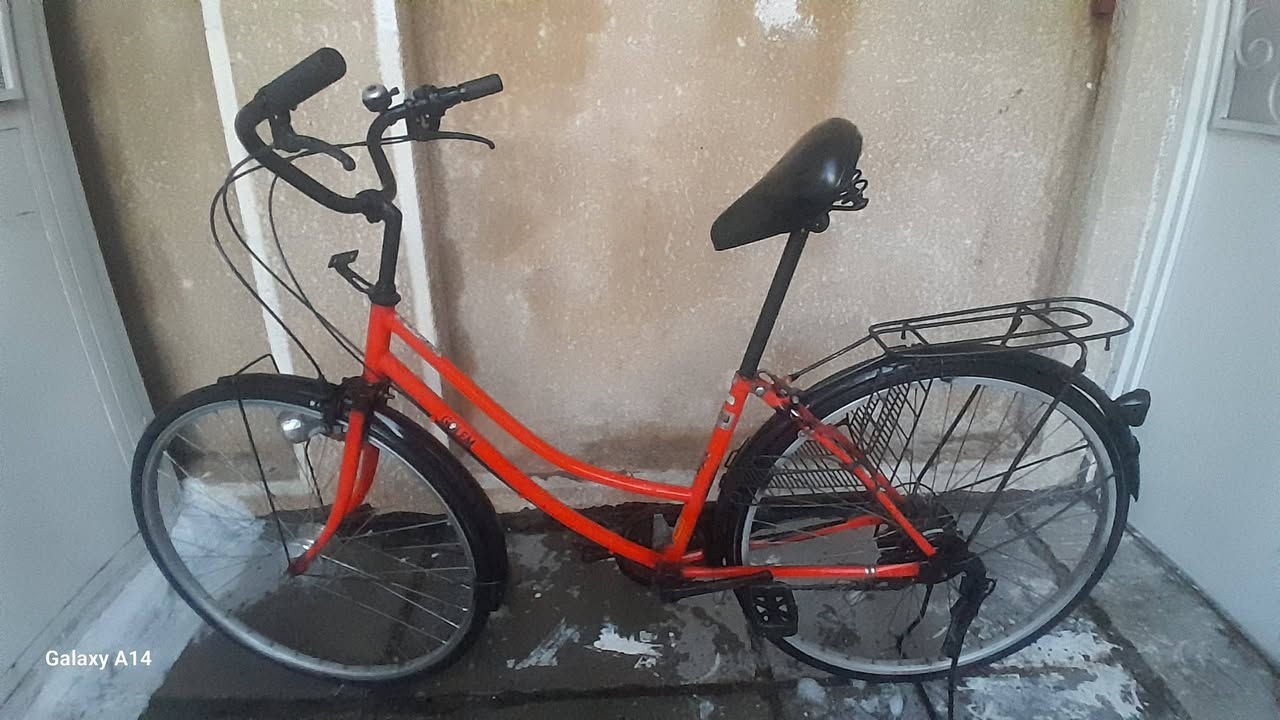 بايسكل بناتي
اللون احمر
الحجم 27
گير ولكن عاطل يبدل نمرتين من اصل 7
للمعرفه اكثر التواصل خاص 
سعره(80) الف وبي مجال بسيط الشراي يتواصل وياي على الرقم ***********
مكاني بغداد
