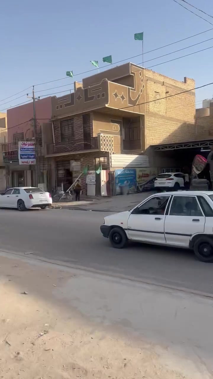 قطعه تجاريه 
مساحه 255متر واجهه14’40 متر تحتوي على أربعه محلات مؤجرات  شارع الجاير حي الزهور مقابل القلعه  ***********
