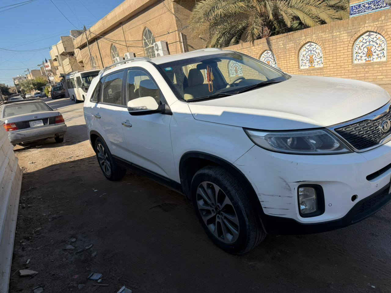 سلام عليكم سورنتو للبيع موديل 2015  خليجي كفالة عامه ماعده بارد بلباب 4 أصابع بسمي تحويل ثاني يوم  السعر 190$ وبيها مجال رقمي ***********
