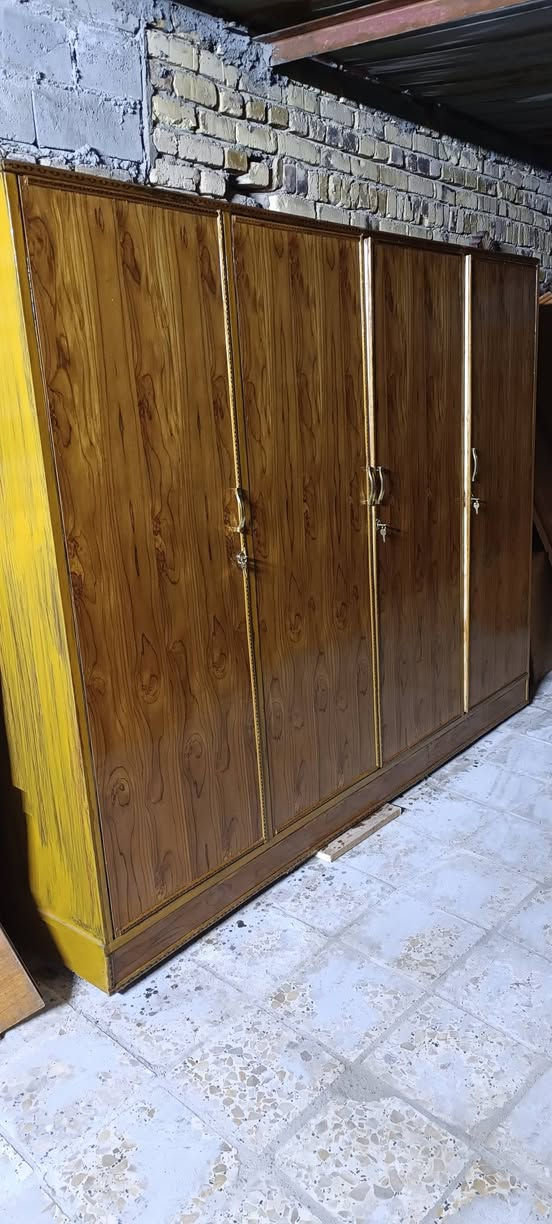 كنتورين للبيع نضيفات وتسكام المكان الشاميه السعر ب 250  الواحد وهذا رقمي ***********
