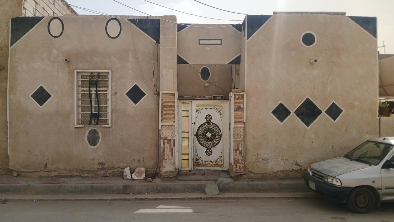 بيت بلدية للبيع مساحه ٨٠ معامله واصله للتقييم الطاقه خلف الدفاع المدني سعر ٣٣ وبيه مجال *********** تواصل اتصال فقط ممتواجد بالفيس
